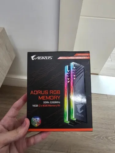 Memória RAM Gigabyte AORUS RGB 16GB (2X8GB) DDR4 3200MHz - Excelente Estado