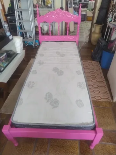 Cama solteiro com colchão 