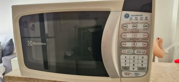 MICRO-ONDAS ELETROLUX 20L