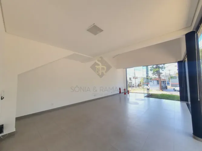 Imóvel comercial para alugar com 271,41m² de área construída e 02 salões amplos no bairro