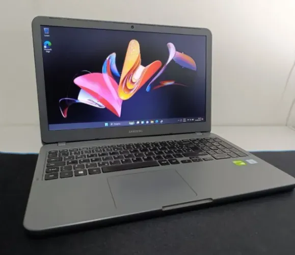 Notebook Core i5 12 gb ddr4 Vídeo dedicado 2 gb Ssd m2 + 1 tb tela 15 bat boa rápido top