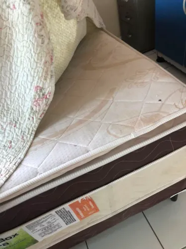 Cama box de casal em perfeito estado