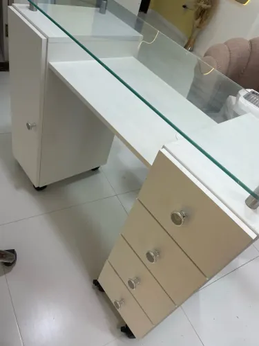 Vendo mesa de nail designer com rodinha