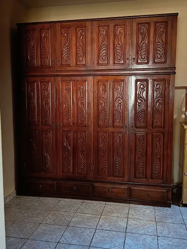 Guarda roupas antigos