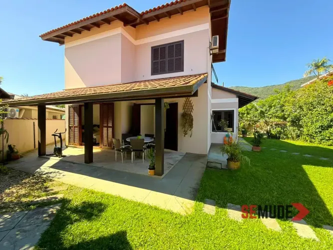 Casa à venda no Itacorubi - Parque São Jorge