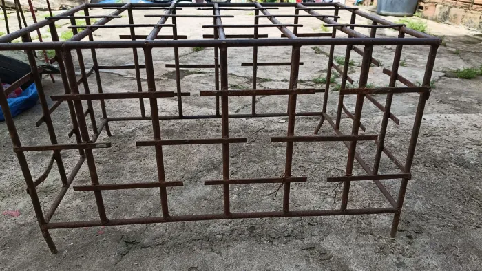 Grade de Ferro pequena medindo 66x47