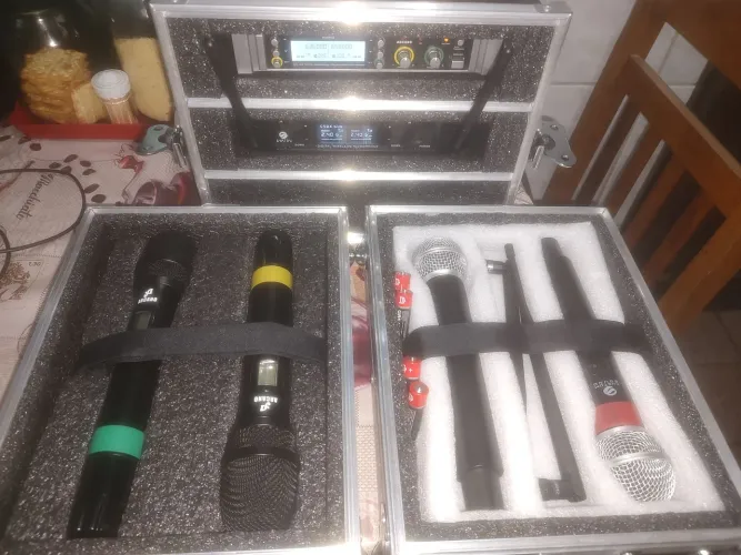 Vendo Case para microfone, mais microfone duplo Morpheus e microfone duplo Custom Sound 