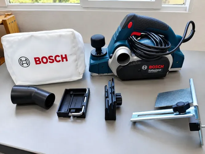 Plaina Profissional BOSCH GHO 26-82 D