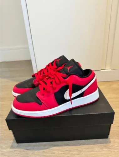 Tênis Air Jordan 1 Low GS Black Very Berry