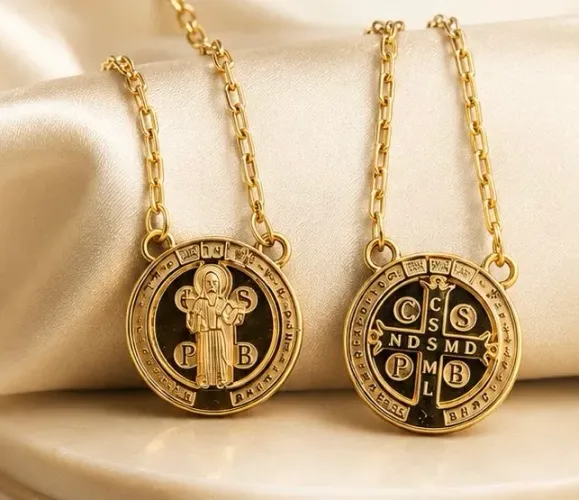 Escapulário São Bento em Ouro 18k 750