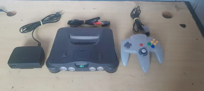 Vendo Nintendo 64 funcionando