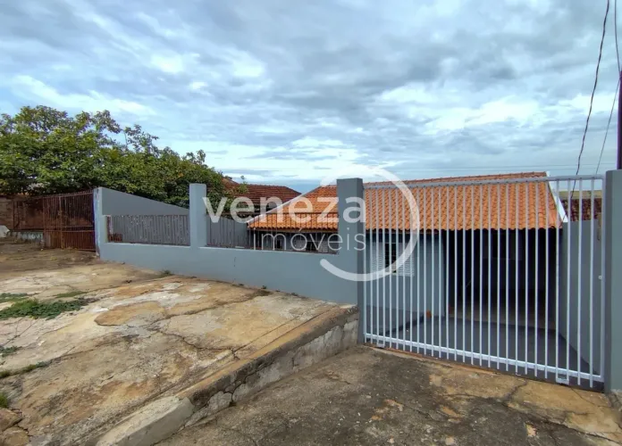 Casa para alugar com 2 quartos e 1 suíte no Conjunto Violim, Londrina