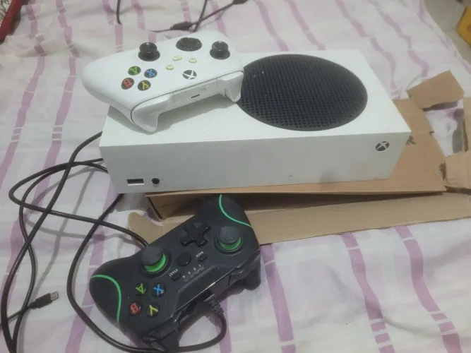 Vende Xbox one seminovo