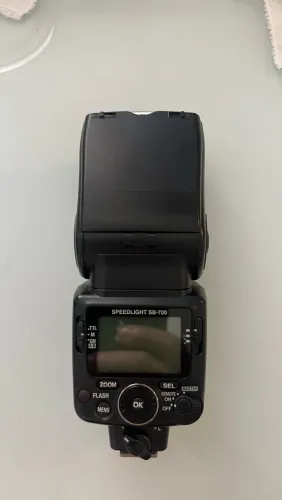 FLASH NIKON SPEEDLIGHT SB-700