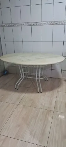 Mesa reforçada, sem as cadeiras