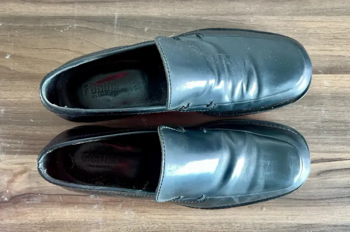 mocassim Fórum couro preto 41