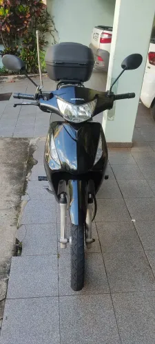 Vende-se Biz 125+ completa com baú 