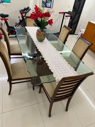 Mesa de jantar com tampo de vidro + 6 cadeiras - Excelente estado