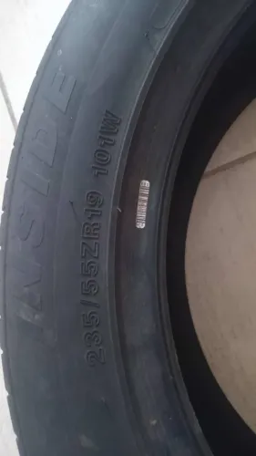 Vendo pneu novo para camionete.