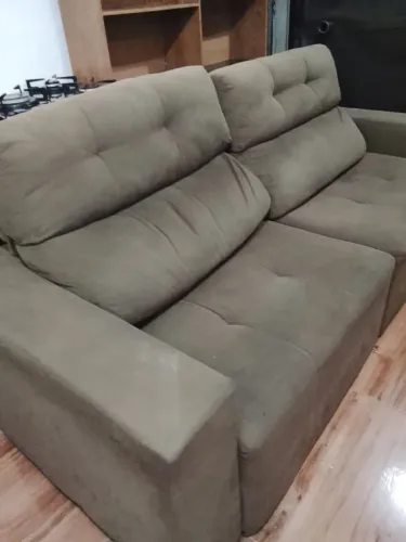 Sofá retrátil e reclinável 