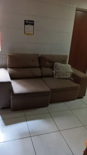Sofá seminovo retrátil cinza, e bom custo beneficio