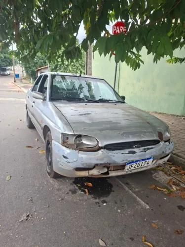 Ford Escort GL 1.6 MPI 2001