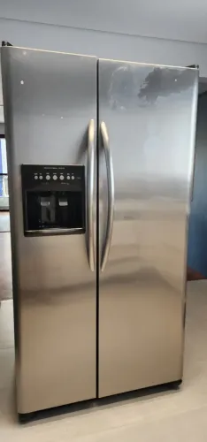 Geladeira Electrolux Side by Side SS74X 110V - Água e Gelo na Porta - Funcionando Perfeita