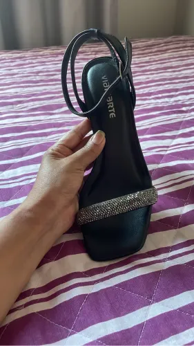 Vendo sandália 