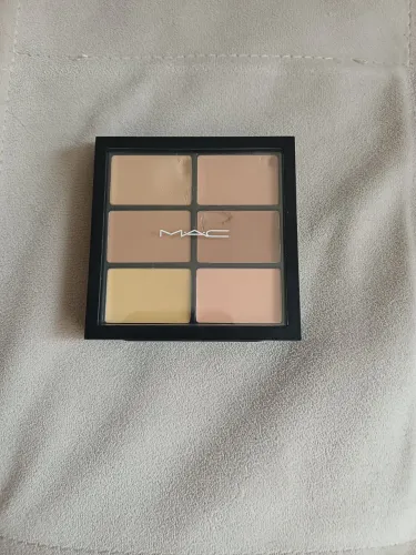 Paleta de Corretivos MAC Pro Conceal and Correct - Tom: Medium