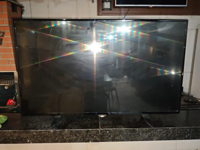 Televisão da AOC de 43 polegadas