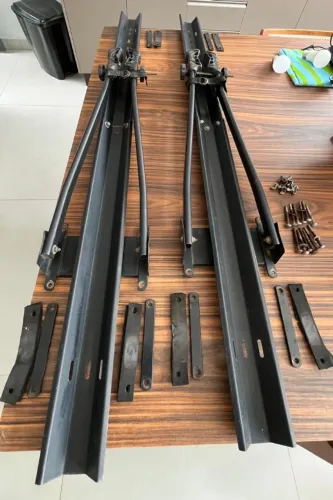 Vendo 02 Transbikes metal calha em aço bipartido p rack de teto - ótimo estado