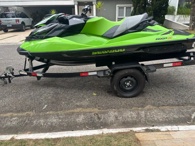 Jet Ski Sea-doo RXP 300  