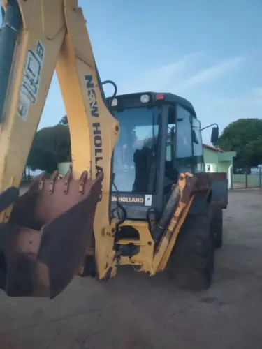 Retroescavadeira New Holland B110B