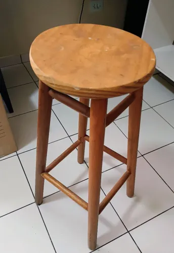 Banqueta Alta em Madeira 