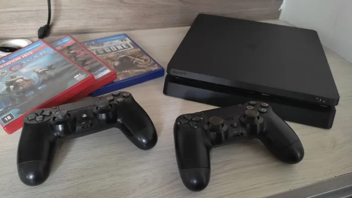 Vendo PS4 em ótimo estado