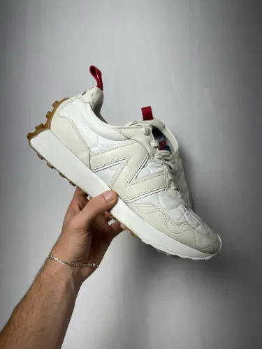 Tênis Pace x New Balance 327