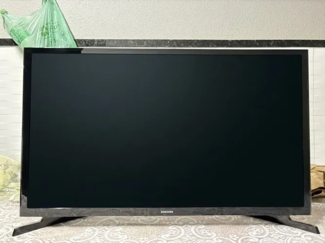 Smart TV Samsung 32" HD - Modelo UN32J4300AG (Wi-Fi Integrado)