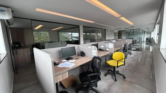 Imóvel para aluguel possui 260 metros quadrados com 5 quartos