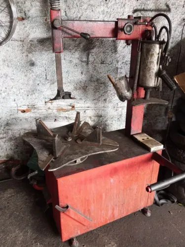 Máquina desmontar pneu moto até aro 21