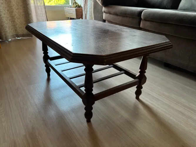 Mesa de centro de madeira nobre
