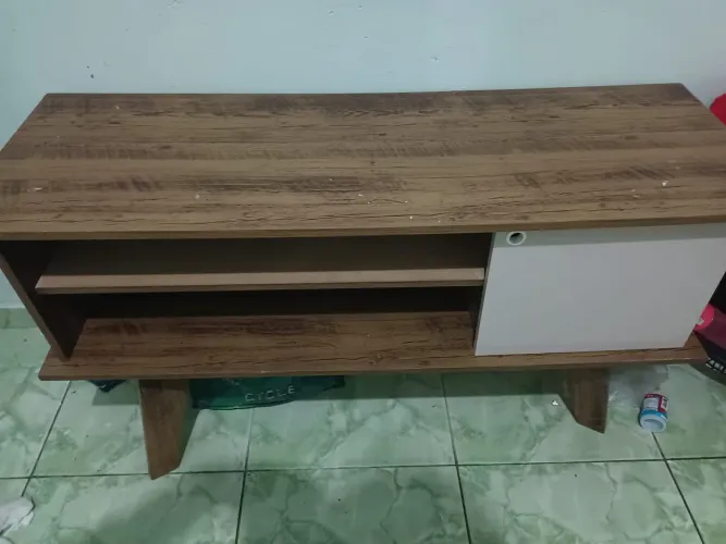 Armário de sala. Sobe novo