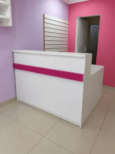Balcão De Atendimento Caixa Recepção + Móvel Colmeia Organizador