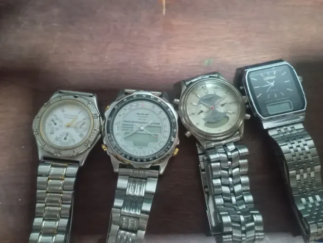 Lote 4 relógios parados 