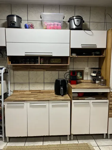 Armário de cozinha completo