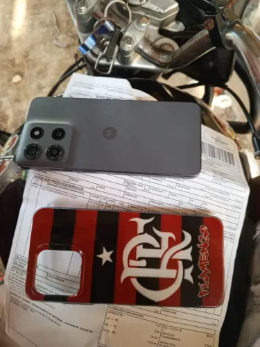 Vendo celular semi-novo