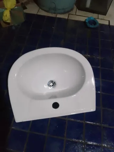pia de banheiro simples