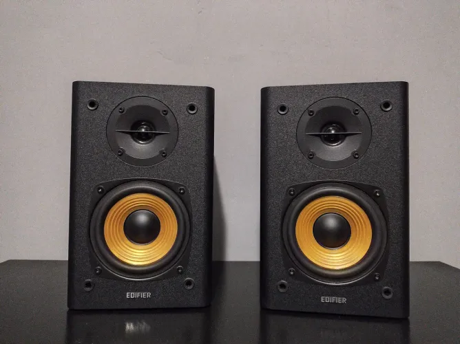 Caixas monitor de áudio edifier r1000t4