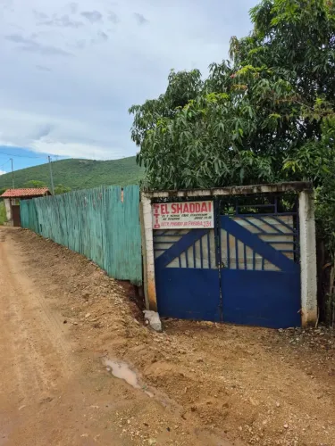 Sitio 5 km da cidade de JEQUIÉ próximo a cachoeira 