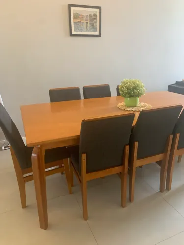 Mesa de madeira 8 lugares