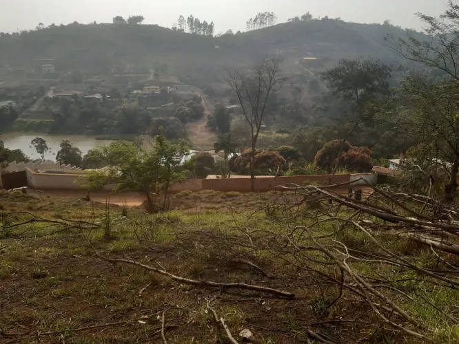 Vende-se terreno para granja